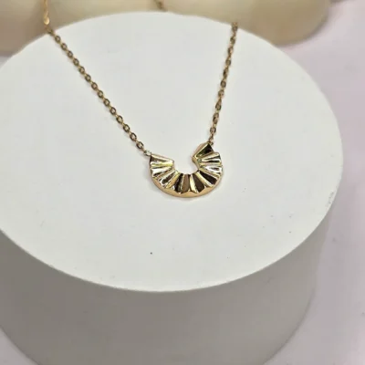 گردنبند خورشیدی